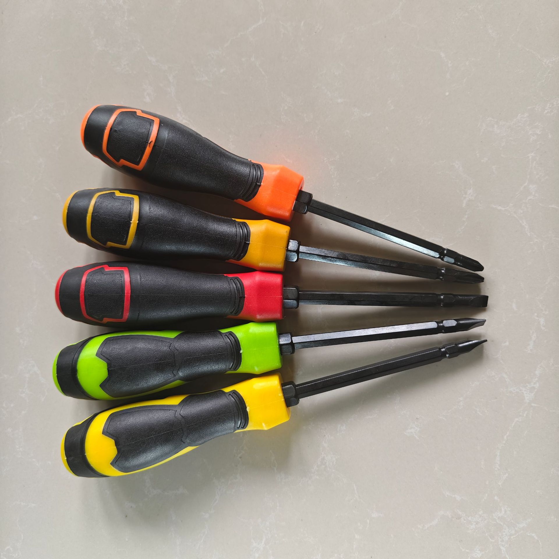 Factory direct sales of dual-purpose cross-head strong magnetic screwdrivers Item Picture