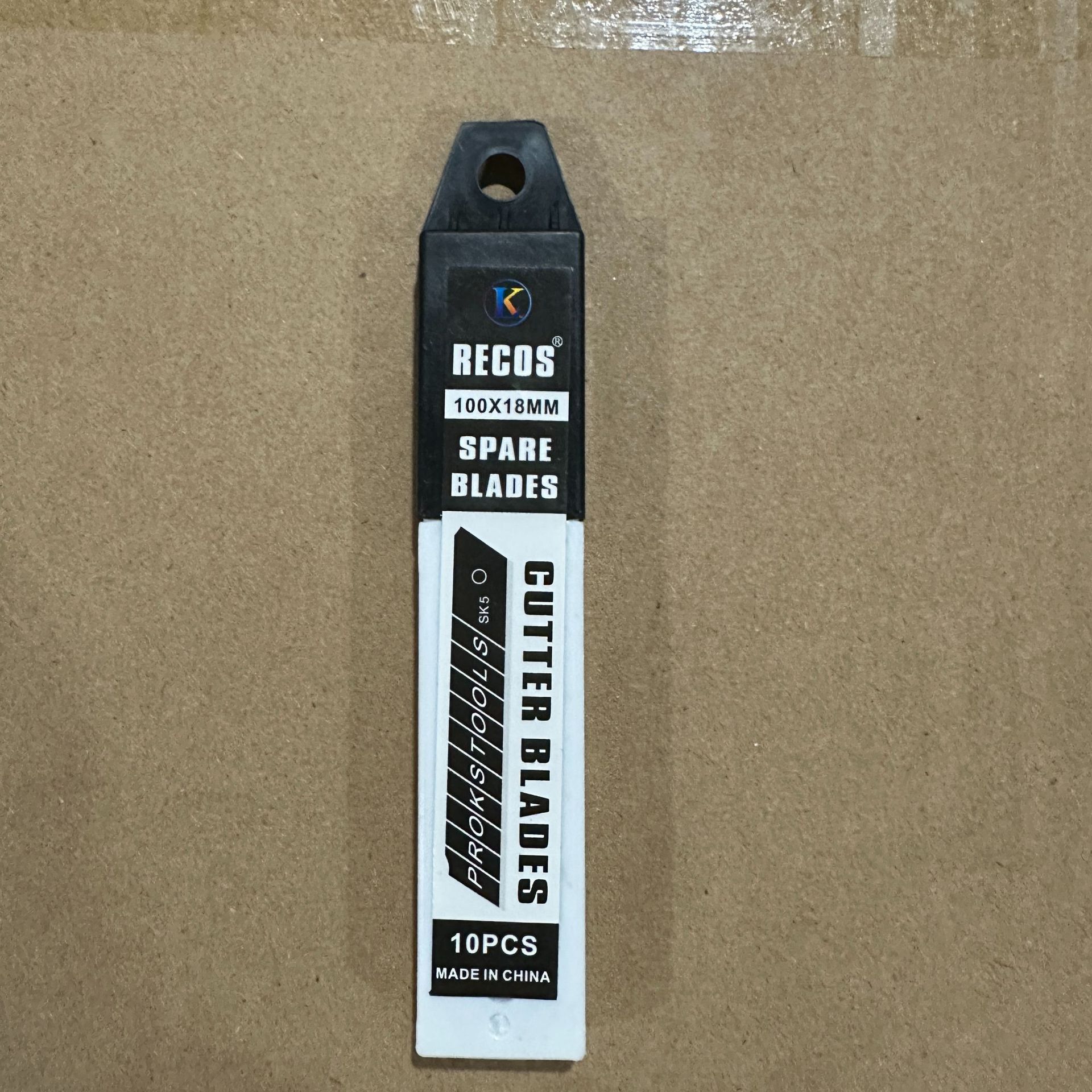 Rubber-coated stainless steel frame utility knife, heavy-duty wallpaper cutting knife, express delivery and box opening knife medium, sharp blade, high hardness undefined