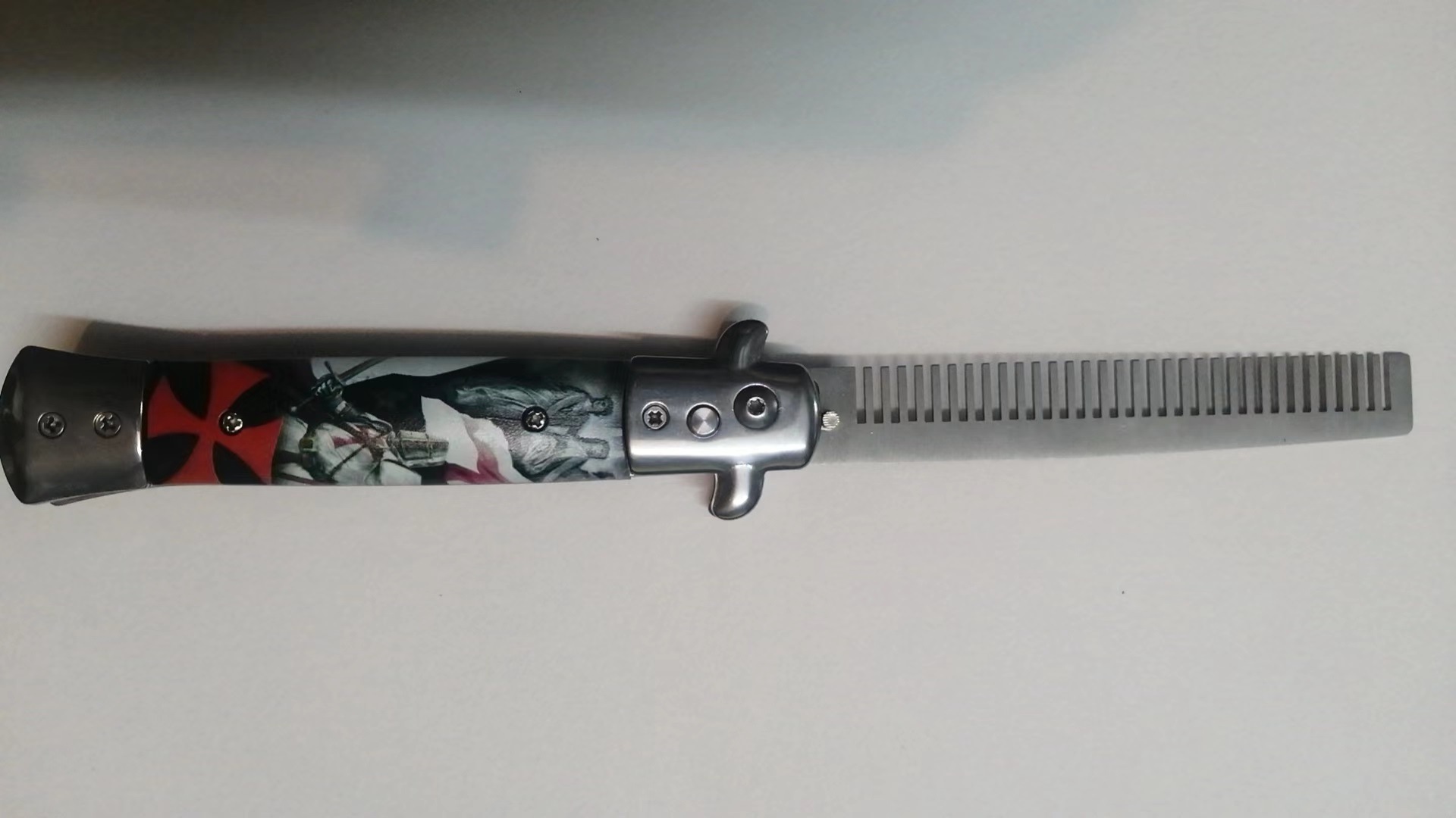 Comb practice knife, stainless steel ornamental knife, no sharp edge, portable, reversible and deformable outdoor equipment undefined