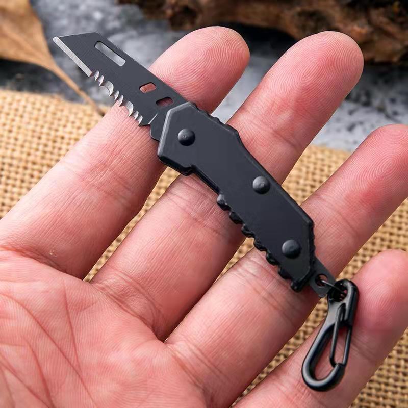 Mini folding knife Outdoor knife, EC D knife self-defense knife, mini fruit knife, portable knife Application Scenario