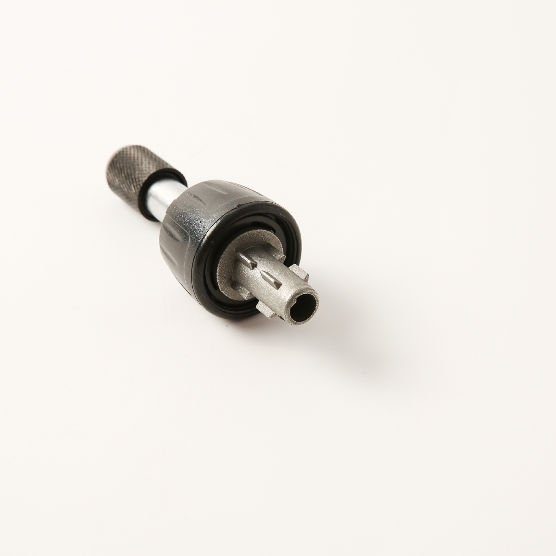 The 40mm long quick-release ratchet is supplied by the manufacturer at an affordable price Application Scenario