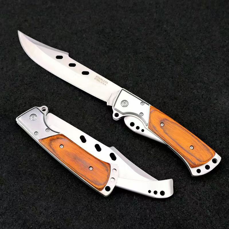 Factory direct sales of outdoor multi-functional folding knives. Portable and easy to carry around. This small knife for survival and camping in the wild can be folded details Picture