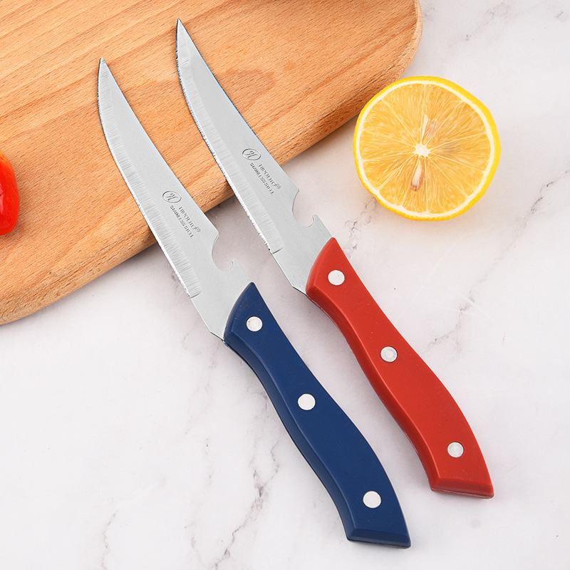 Factory direct sales of portable multi-functional small outdoor knives for cutting vegetables, meat and peeling, household knives, stainless steel fruit knives Application Scenario
