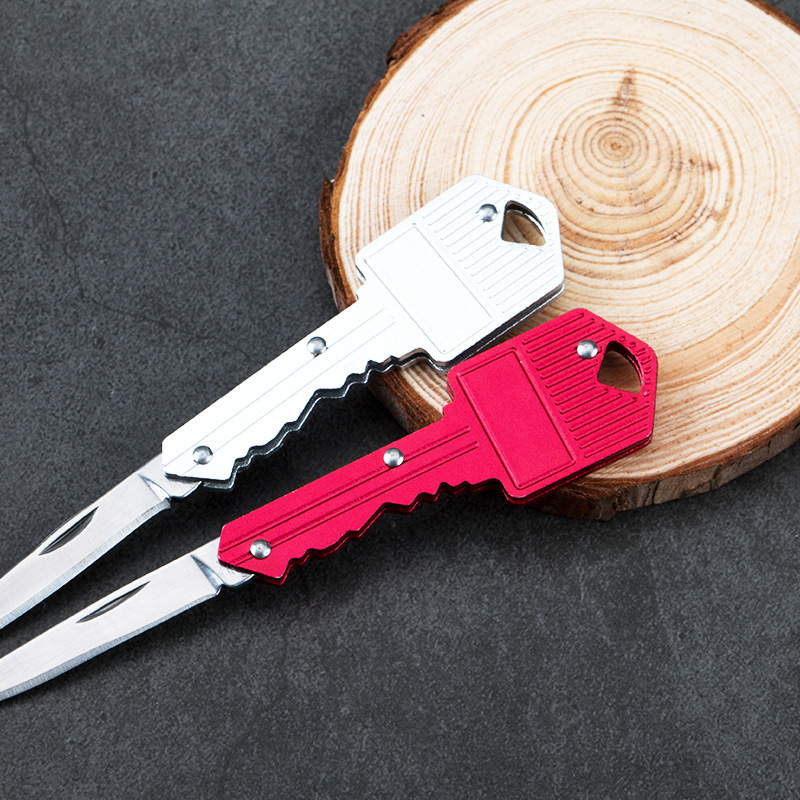 New heart-shaped mini knife, multi-functional key knife, outdoor Swiss knife, self-defense knife, folding fruit knife Specification drawing