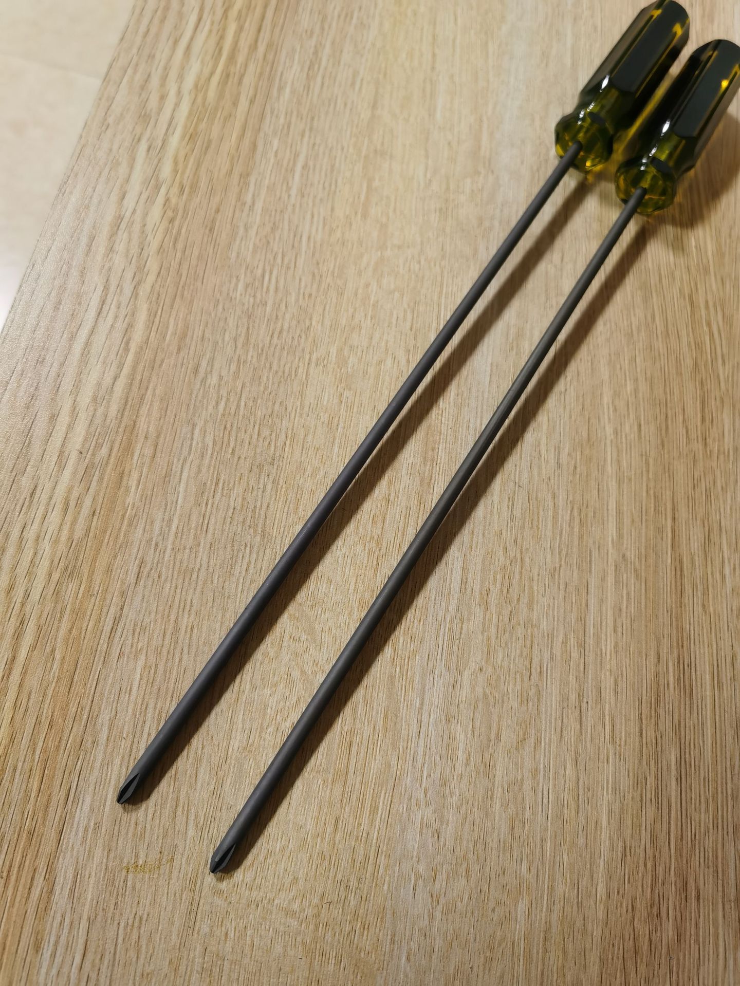 Sewing machine screwdriver, extended flat-head screwdriver, sewing machine screwdriver, sewing machine screwdriver, cross, high-hardness magnetic screwdriver undefined