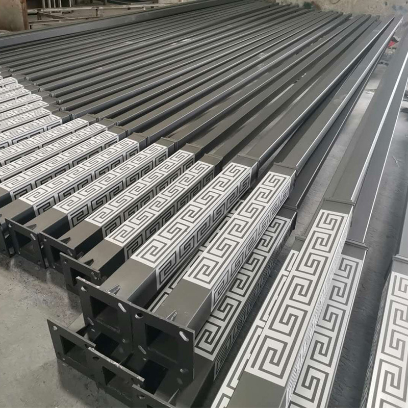 The manufacturer wholesals square street lamp poles for municipal engineering, single-arm 8-meter and 12-meter corrugated led retro solar street lamps details Picture
