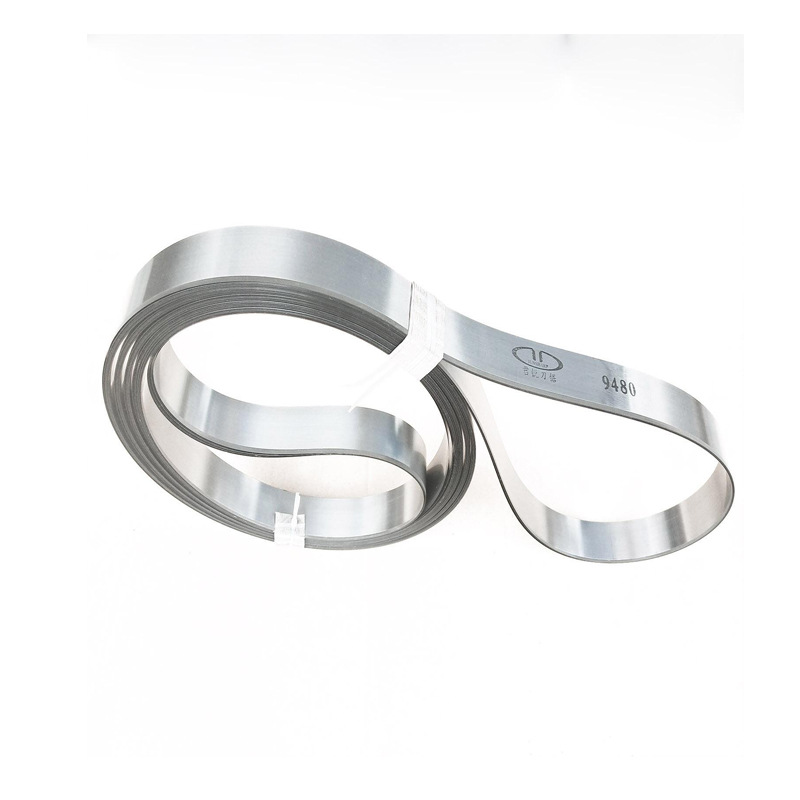 We supply EPS foam board cutting saw blades, sponge knives, vertical cutting machine blades, quenched crescent knives, and wavy saw blades details Picture