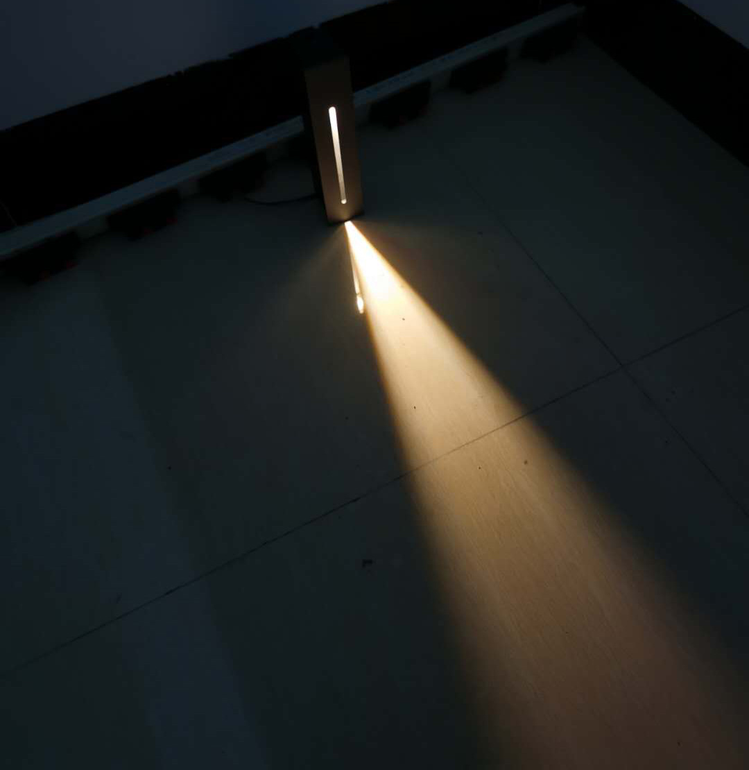 Embedded LED long strip staircase, step, walkway, corner light, sensor toe light, popular staircase details Picture