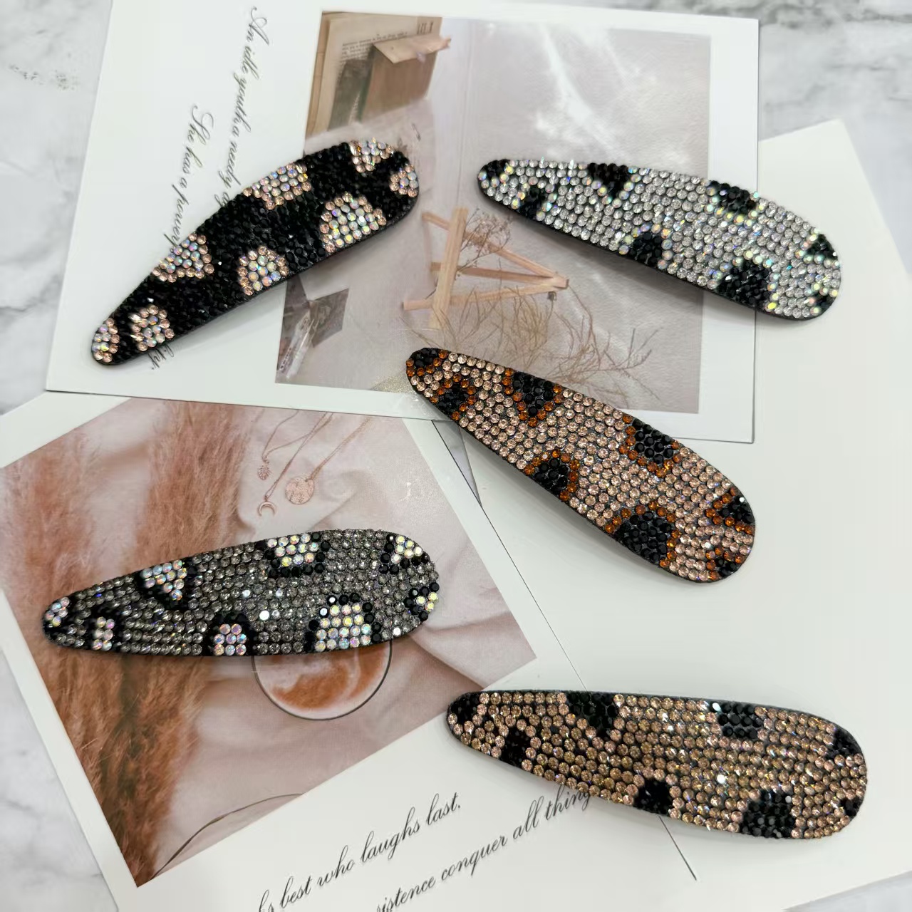 Wholesale of popular cartoon children's hair clips, cute headwear and hair clips for girls, and a variety of trendy hair accessories