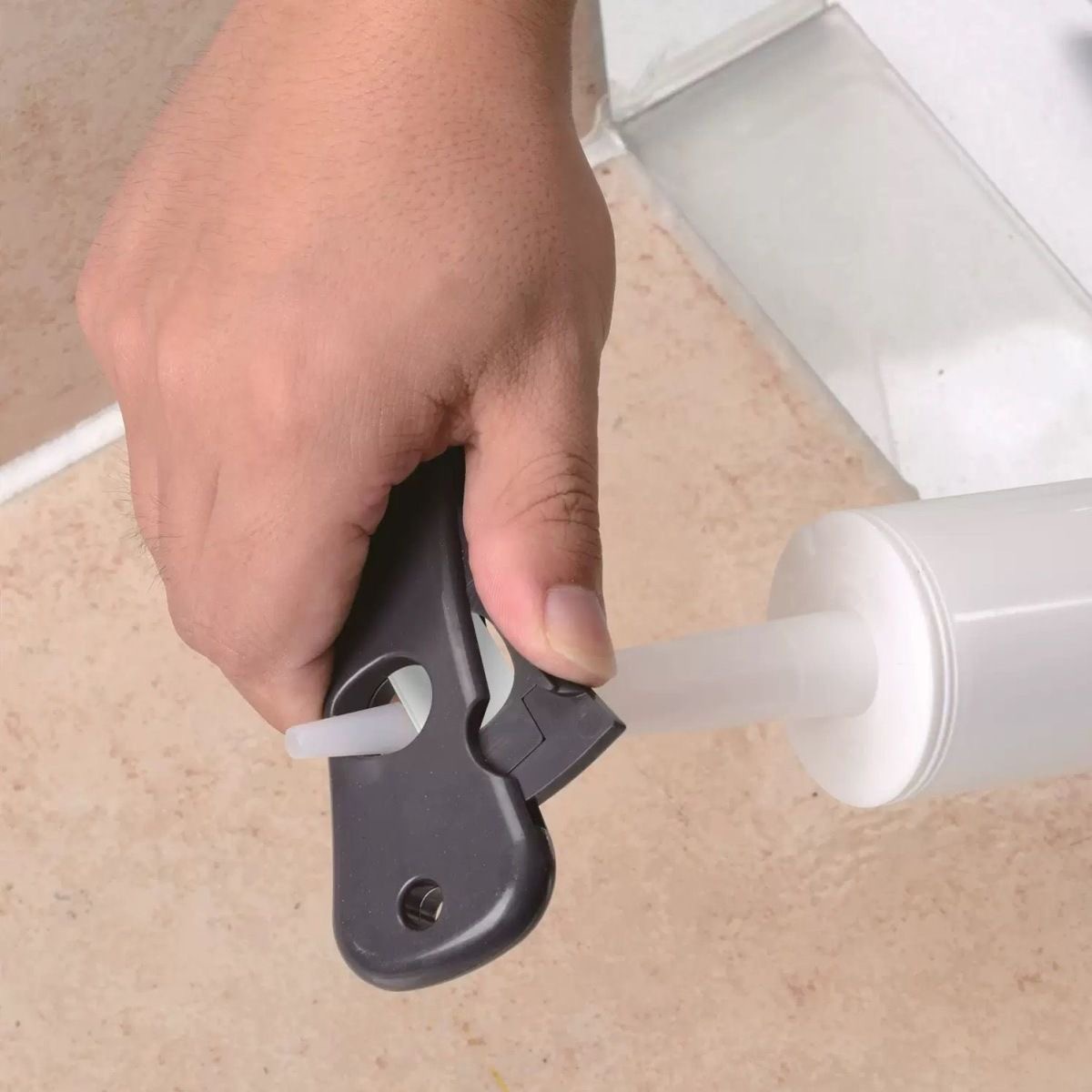 New type of rubber nozzle glue cutter, manual glue cutting glass glue nozzle knife, structural glue nozzle, universal glass glue tool Application Scenario