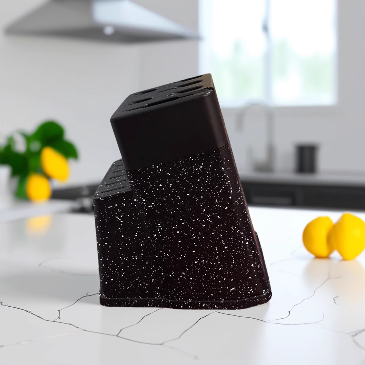 The best-selling plastic knife rack for foreign trade, kitchen knives, and kitchen knives, with a creative thickened plastic knife base and rack that can drain water and prevent mold Application Scenario