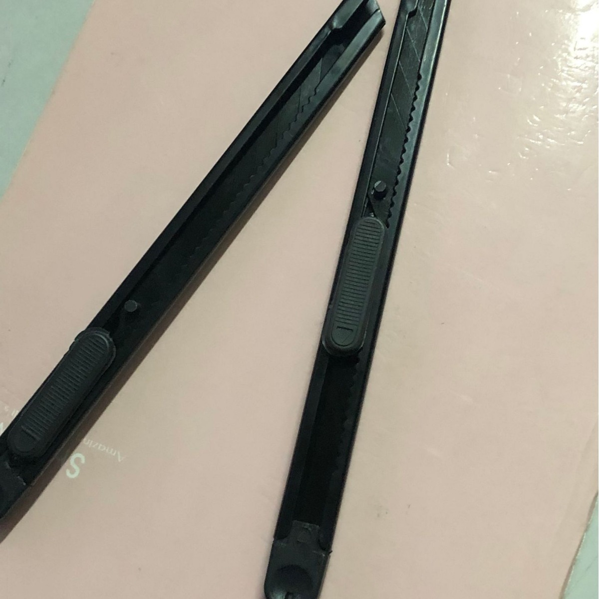 Small stainless steel utility knife, portable and detachable office supplies, metal paper cutter, student stationery, hand tool knife Specification drawing