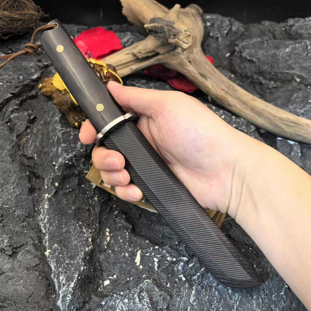 Ebony Damascus VG10 steel outdoor camping and mountaineering high-hardness household multi-functional collectible small straight knife Specification drawing