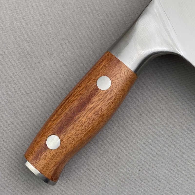 A complete set of Yangjiang kitchen knives with solid wood handles, specifically designed for household and commercial use by chefs Application Scenario