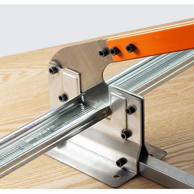 New light steel keel gate knife, guillotine knife, special scissors and pliers for woodworking panel cutting, ceiling auxiliary tools Application Scenario