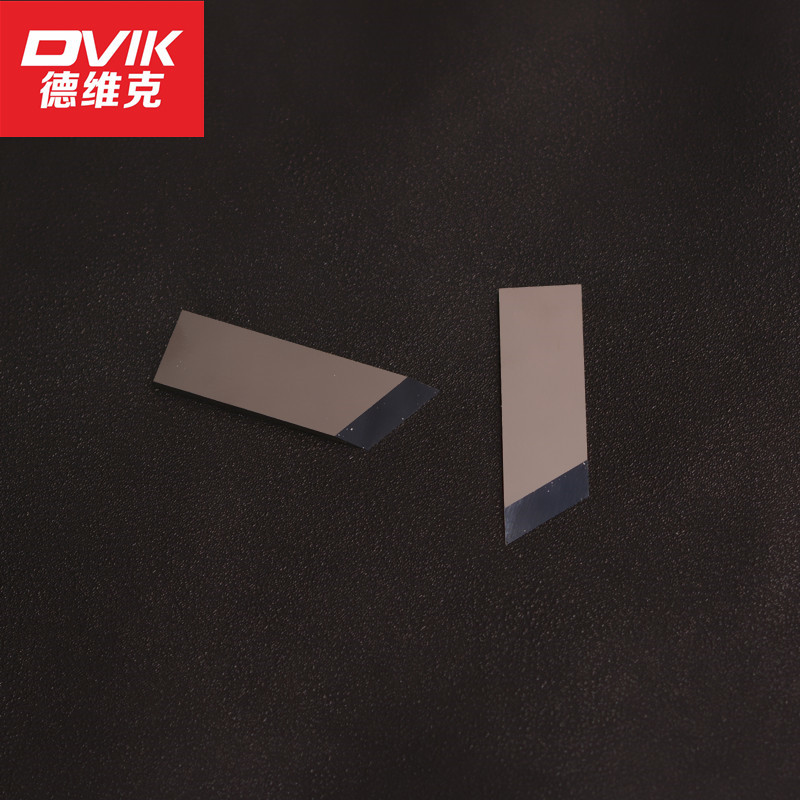 Tungsten steel slitting knife for cardboard, V-groove machine, tungsten steel blade, color box, gift box, grey cardboard slitting machine blade Application Scenario
