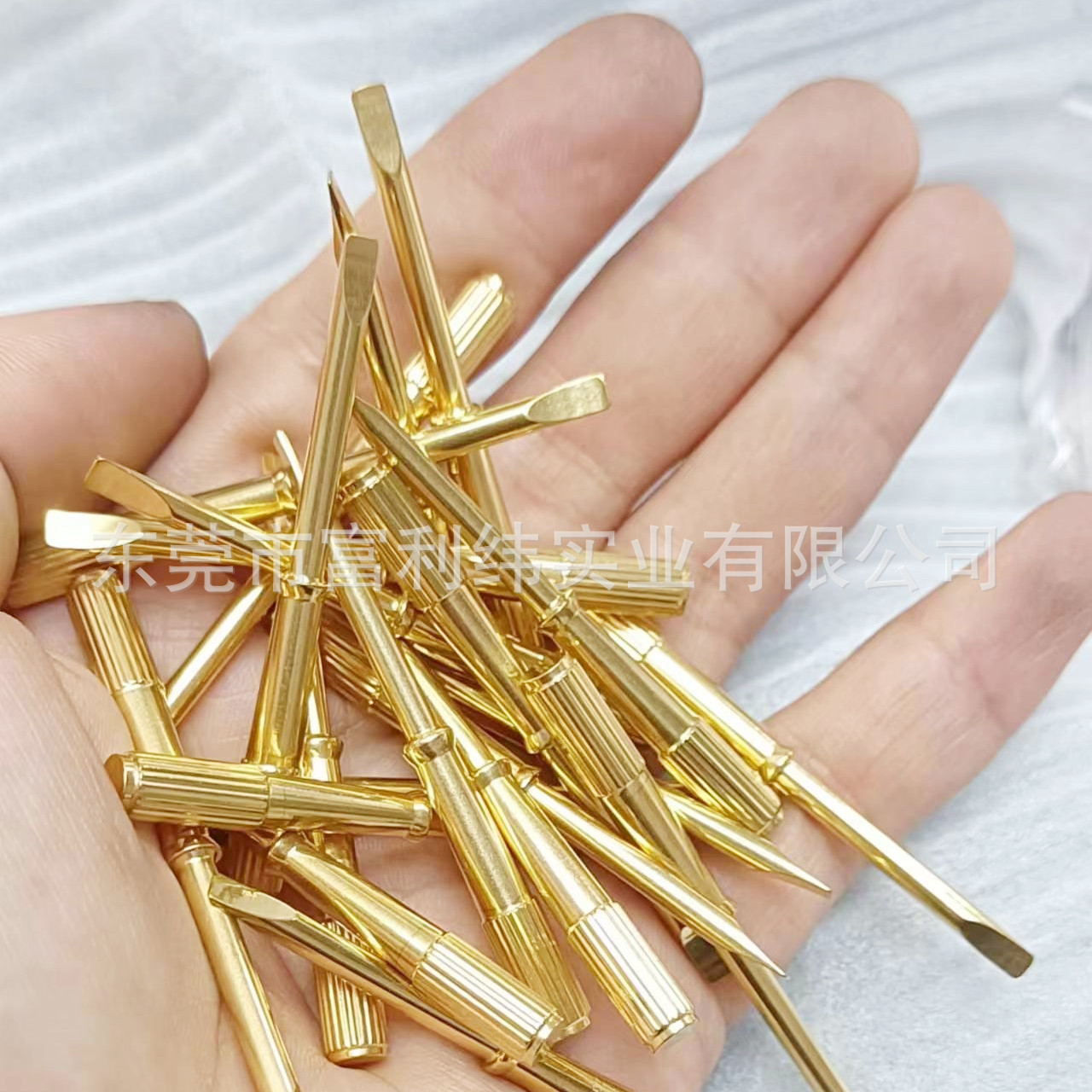 Titanium steel Ka Family bracelet, flat-head screwdriver accessory, 18K gold rose gold love bracelet, eternal ring screwdriver Application Scenario