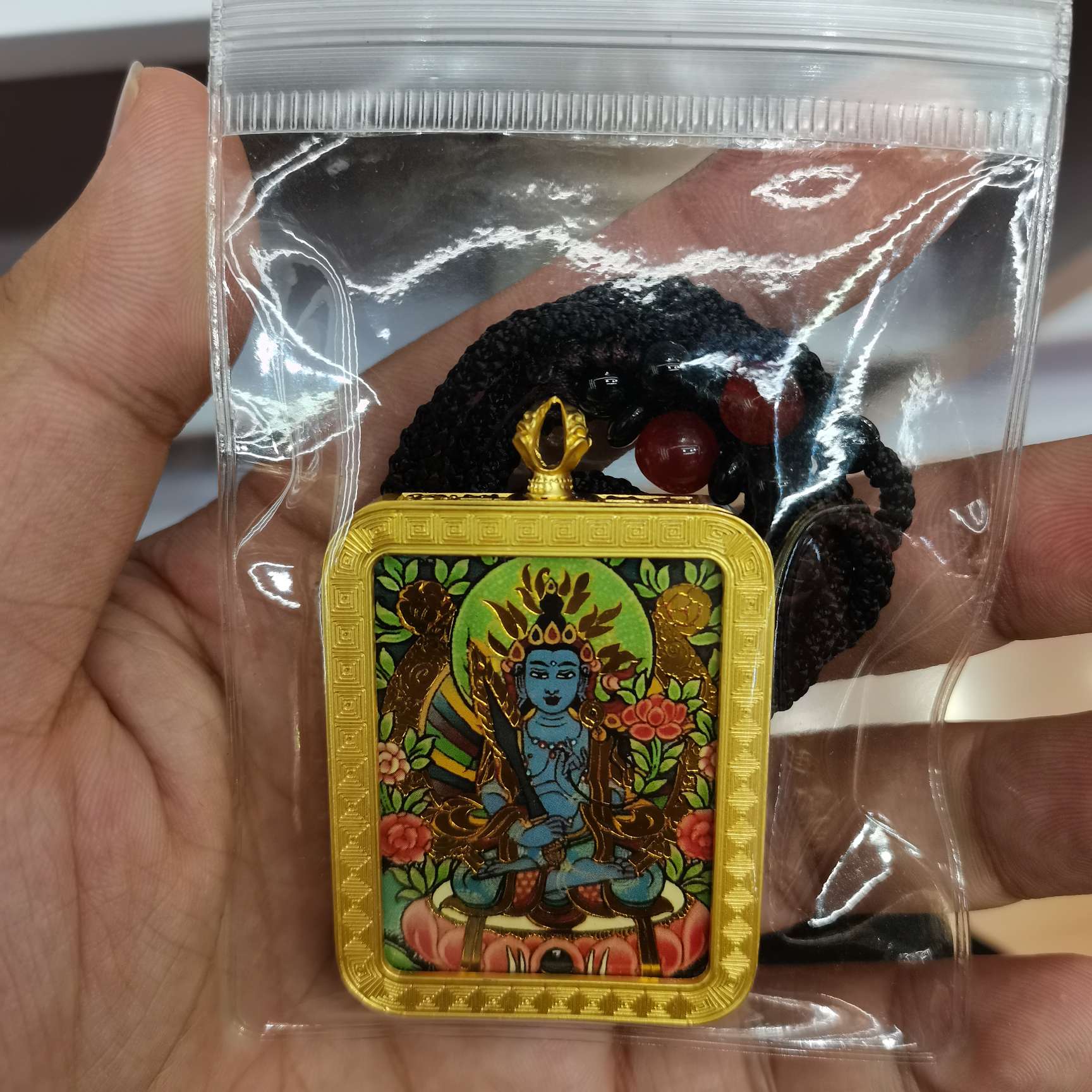 The Gau box Thangka paper core, Guanyin Bodhisattva, green Tara, blue Medicine Master, worn for peace and wealth detail image 7