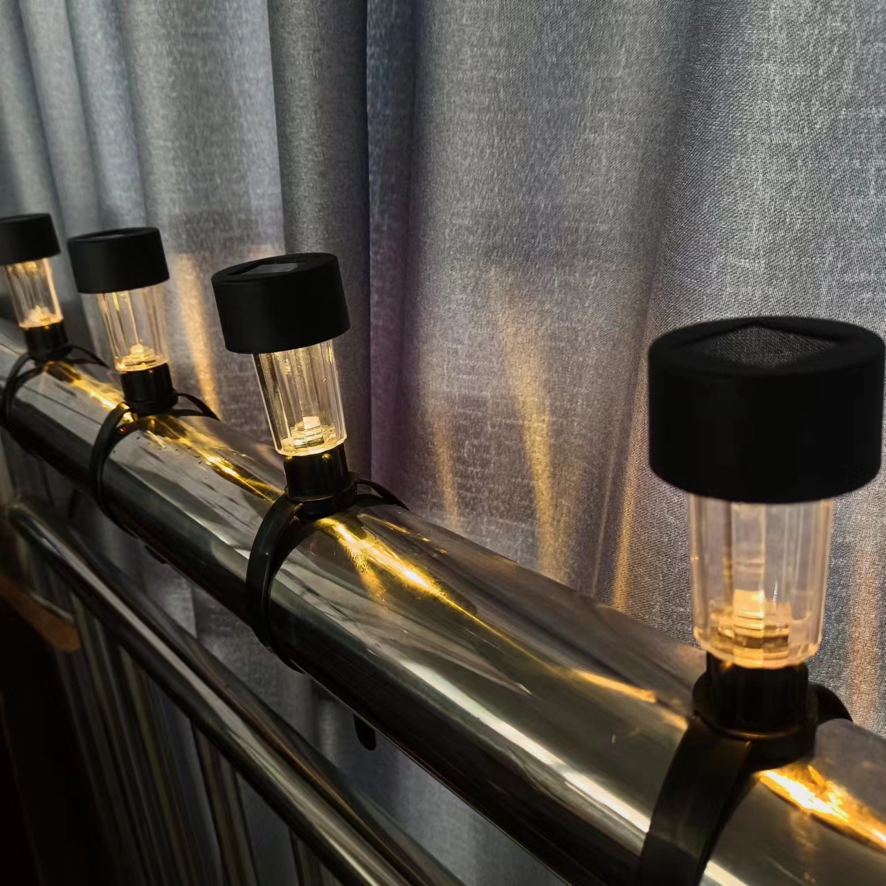Lawn lights, solar diamond lights, strip lights, outdoor sensor garden lights, atmosphere landscape lights, railing and fence lights in stock Application Scenario