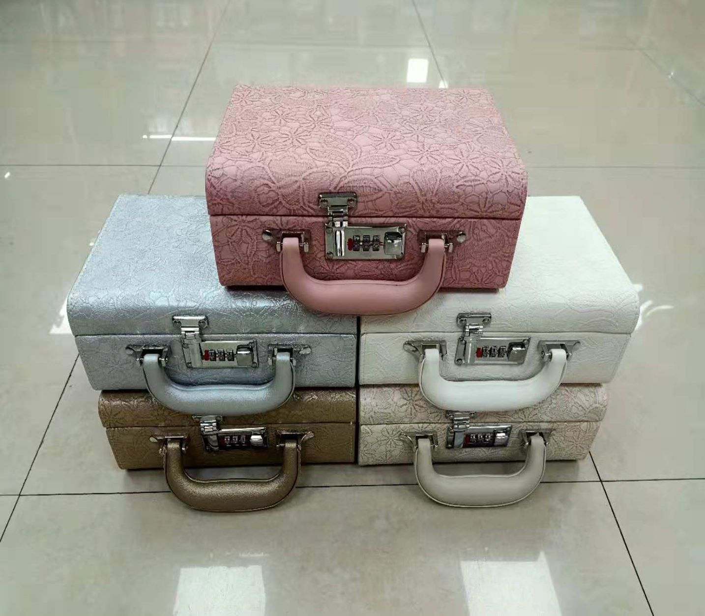 化妆包/面罩/化妆包女2021时尚/化妆包折叠挂钩/包包细节图