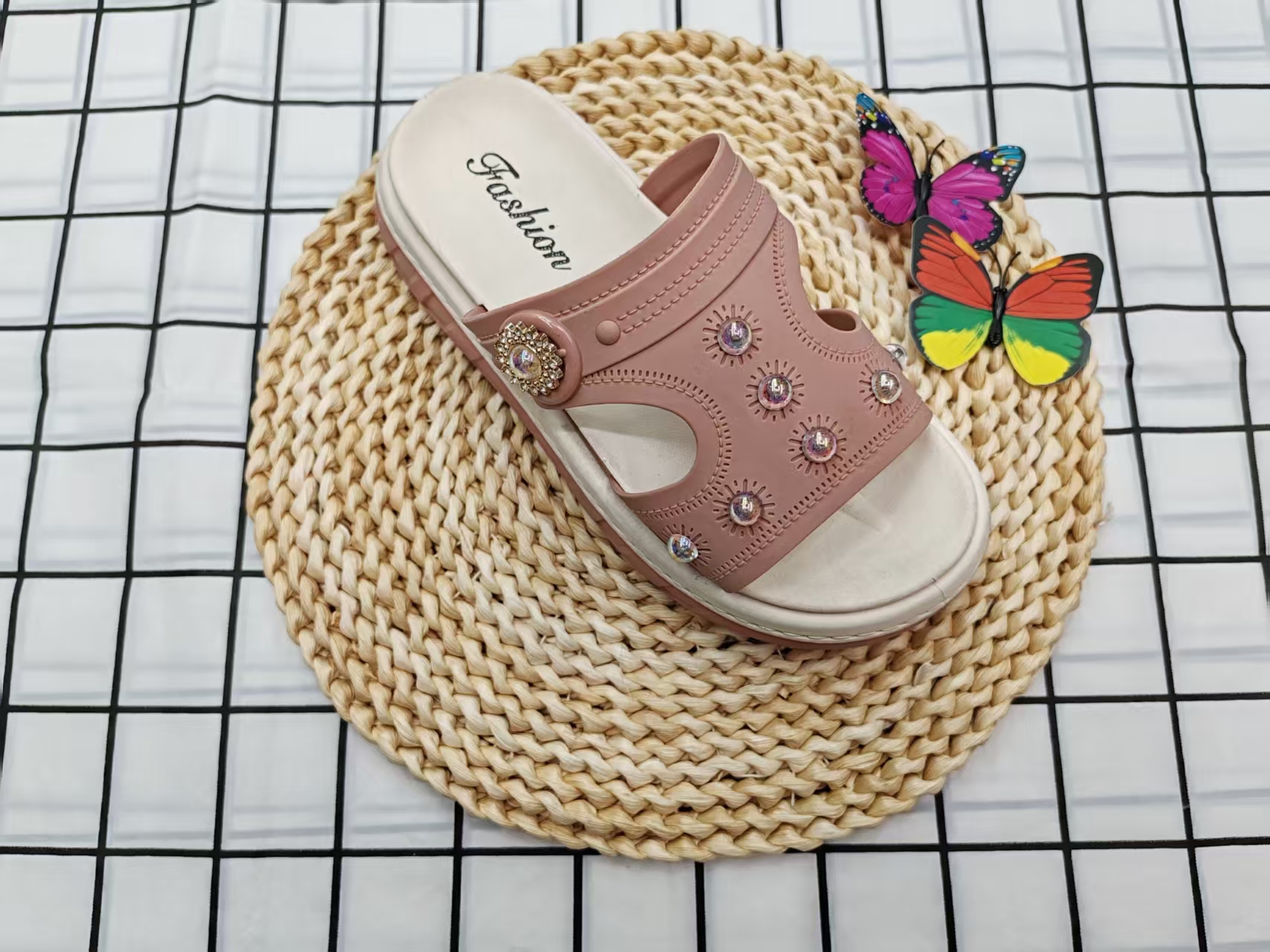 Summer new thick-soled, height-increasing, fashionable and versatile one-shoulder flip-flops details Picture