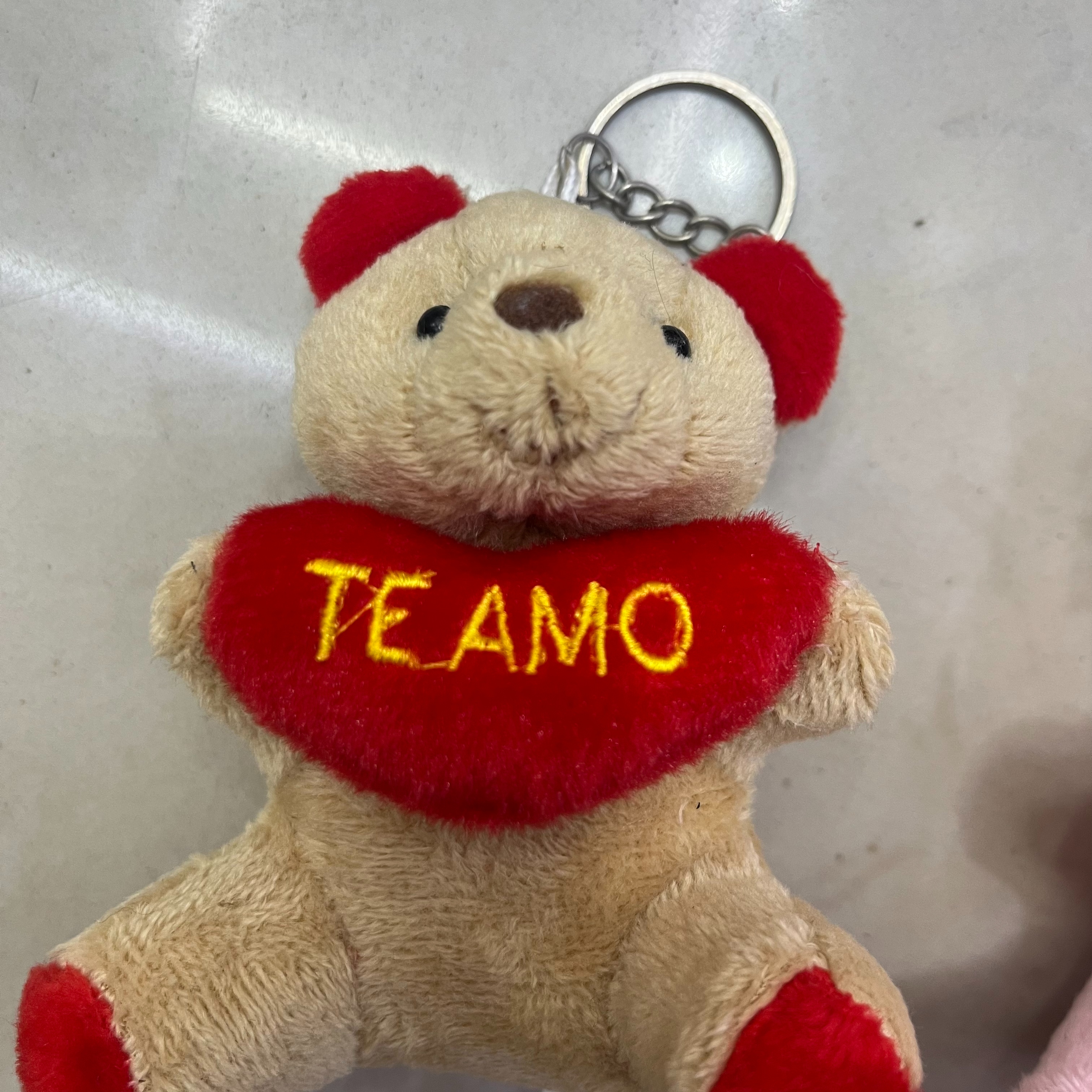 National trend plush pendants, heart-shaped teamo, heart-hugging bear keychain, plush toy pendants, creative birthday gifts, gift-giving children's pendants, bag pendants, factory direct sales details Picture
