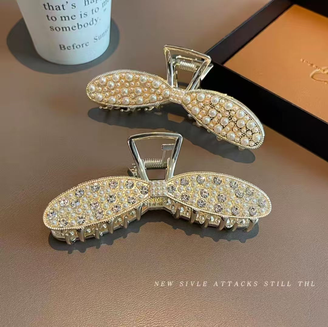 High-end, heavy industry, fully set with diamonds, pearl and rhinestone, bow hairpin, grab clip, elegant geometric alloy grab clip, large hairpin Specification image