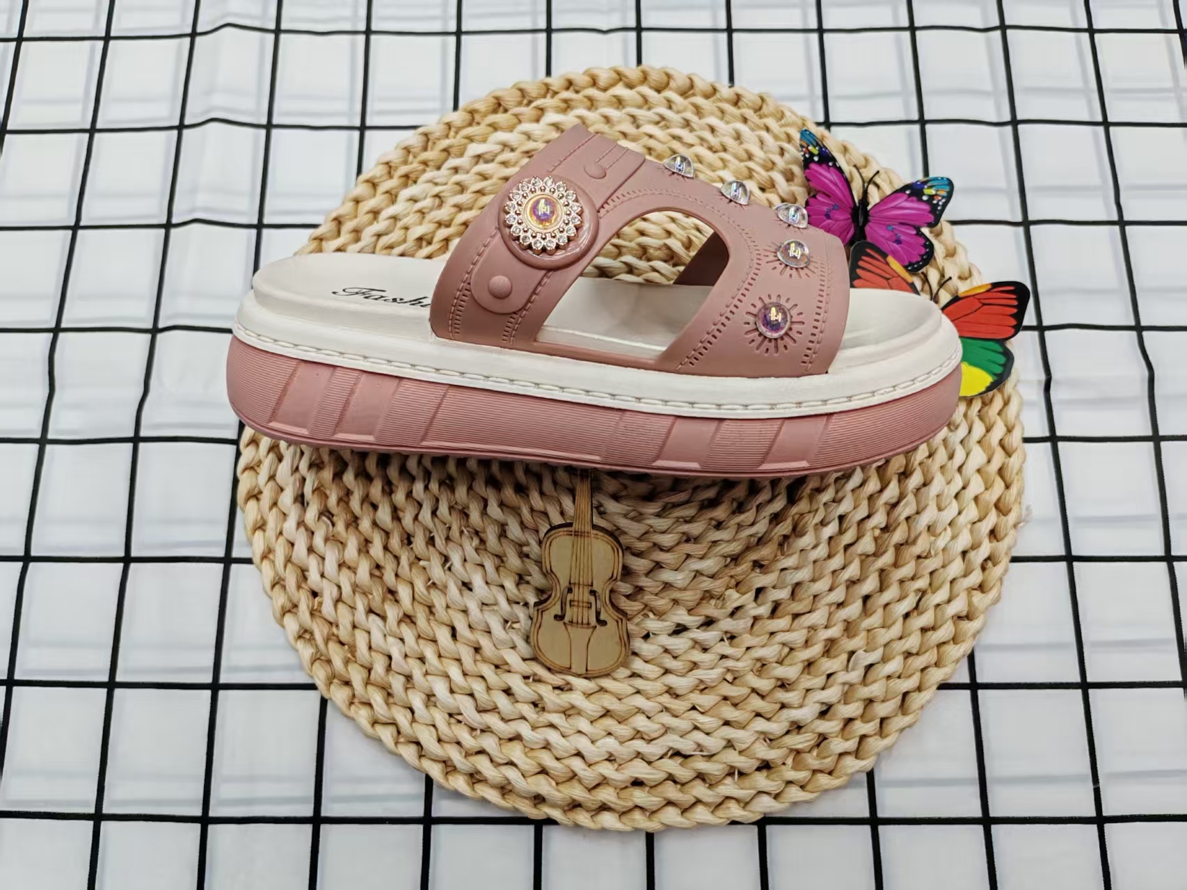 Summer new thick-soled, height-increasing, fashionable and versatile one-shoulder flip-flops Specification drawing