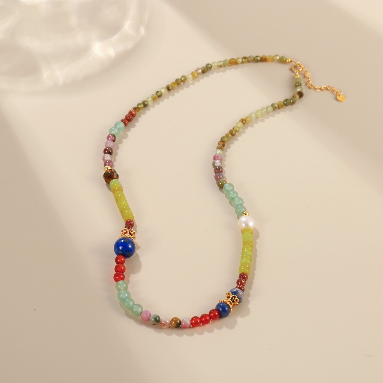 新款彩色多巴胺项链女不褪色小众锁骨链红玛瑙天然石串珠颈链