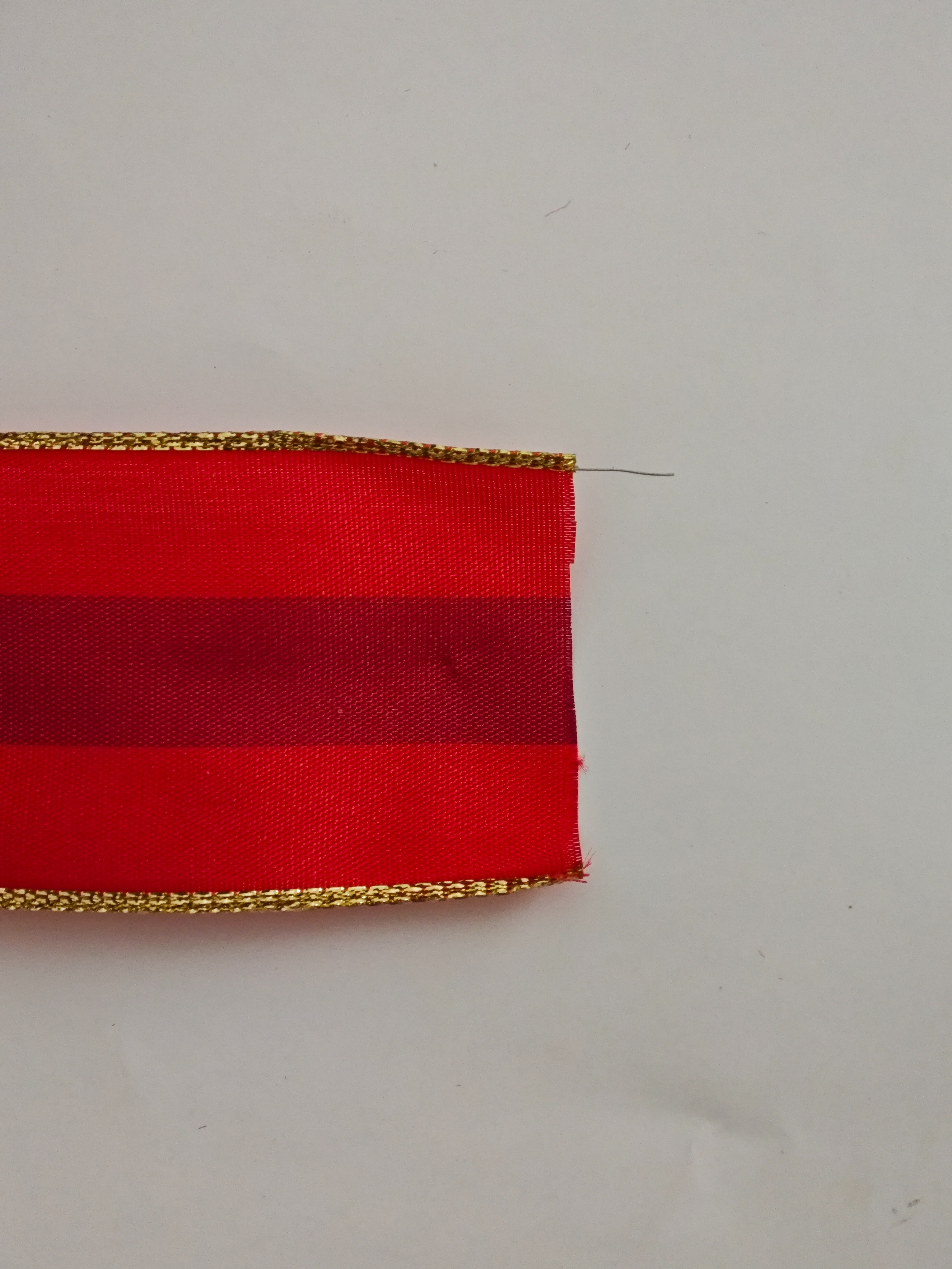Item No. 1271 Christmas Gift Packaging Decoration DIY, with wine in the middle and big red Christmas webbing on both sides, 3.8cm Specification image