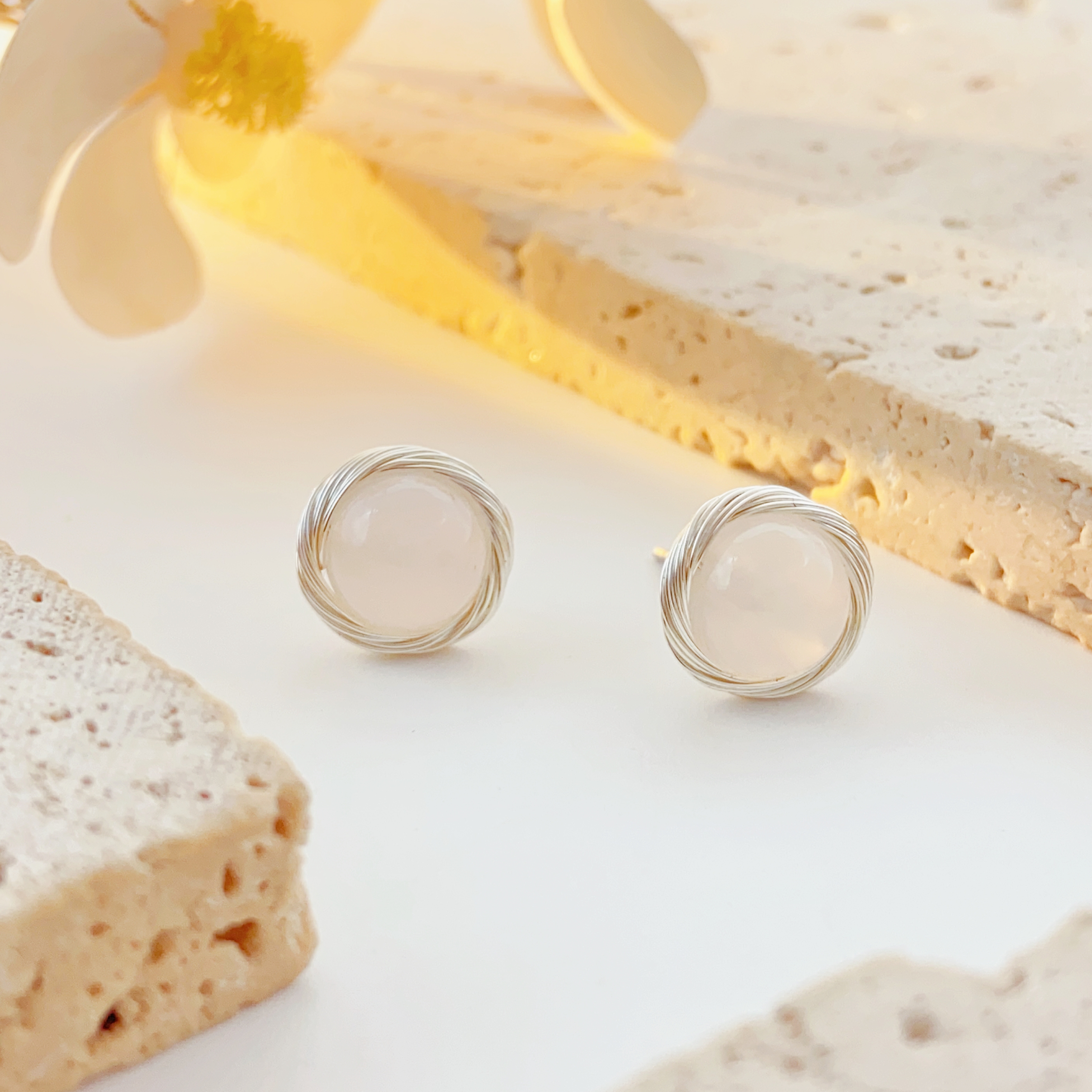 A pair of mini millet bead handcrafted pearl stud earrings, s925 silver needle earrings, summer French retro style, exquisite and small, gentle gift for best friends, graduation season gift for friends, influencer Instagram style, suitable for ladies to wear daily