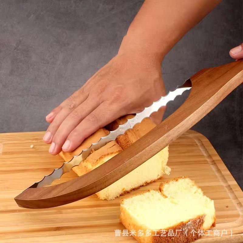 Wooden baguette slicer, bread sandwich slicer, simple toast saw, anti-bending bread cutter Application Scenario