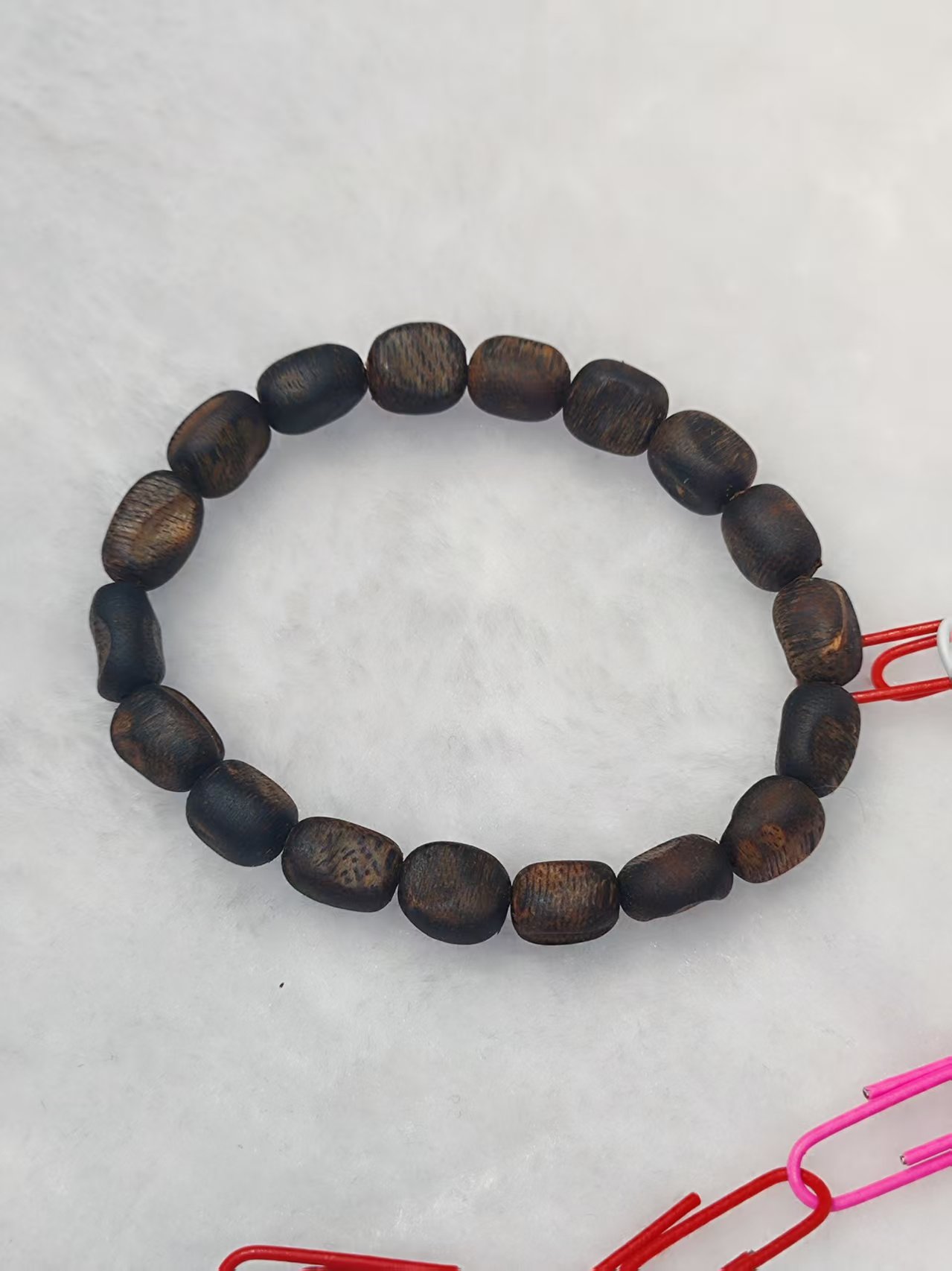 Hainan agarwood bracelets are genuine, fashionable and stylish