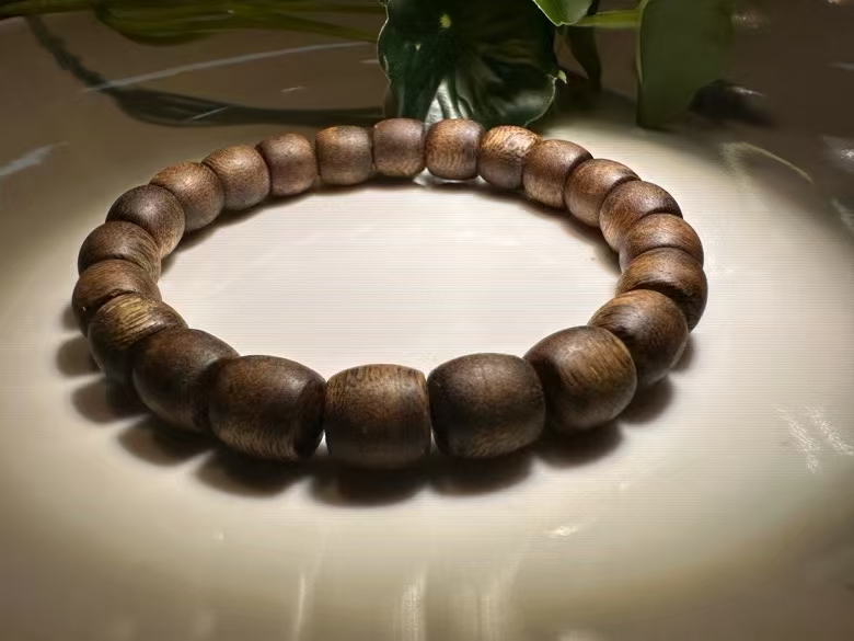 Hainan Yingge Green Phoebe single-ring genuine barrel beads detail image 5