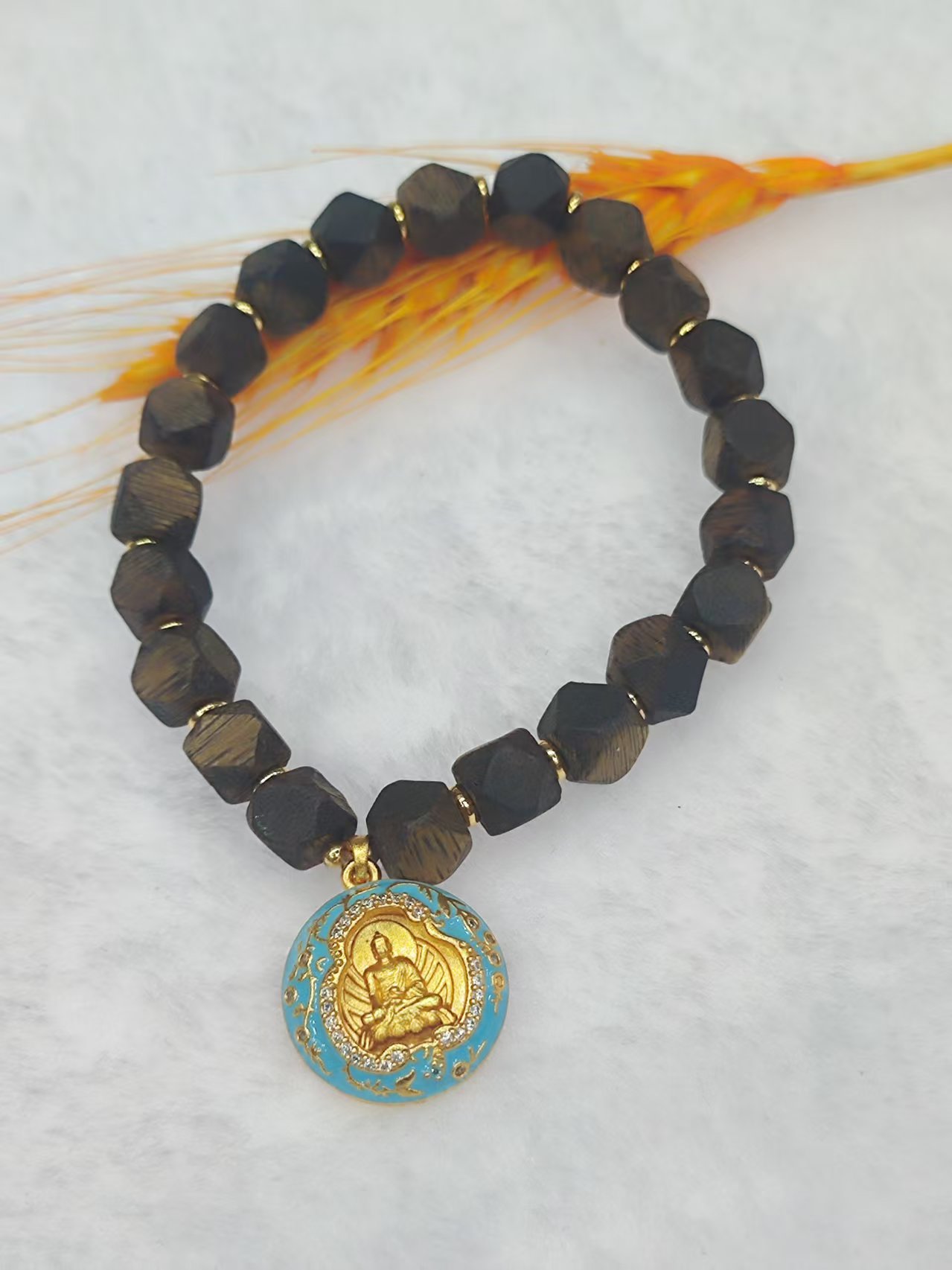 Each agarwood bracelet comes with a random lucky bag detail image 11
