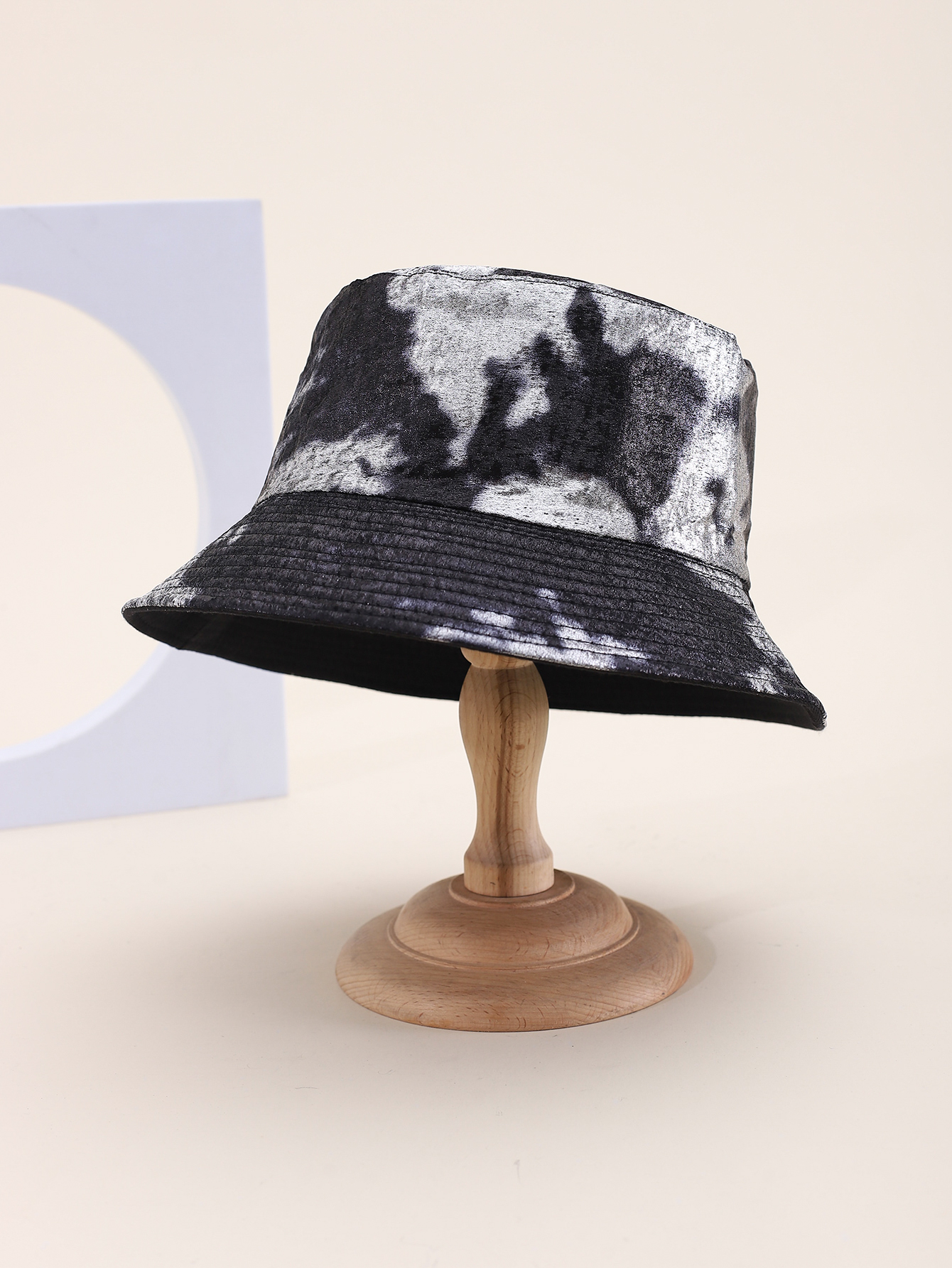 This spring and summer Korean-style pu material ink-dyed double-sided fisherman's hat is fashionable and versatile. It's a foldable basin hat for travel, sun protection and shade. It's an adult hat for export, with a size of 58CM and available in four colors details Picture