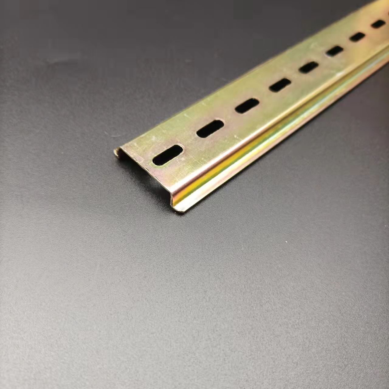 Factory wholesale air switch C45 guide rail steel electrical installation switch guide rail C45 guide rail U-shaped clamp rail 35MM Specification drawing