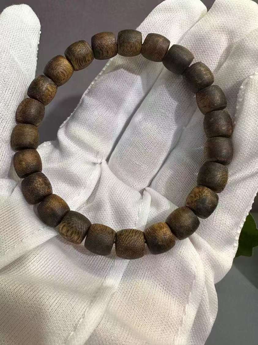 Hainan Yingge Green Phoebe single-ring genuine barrel beads details Picture