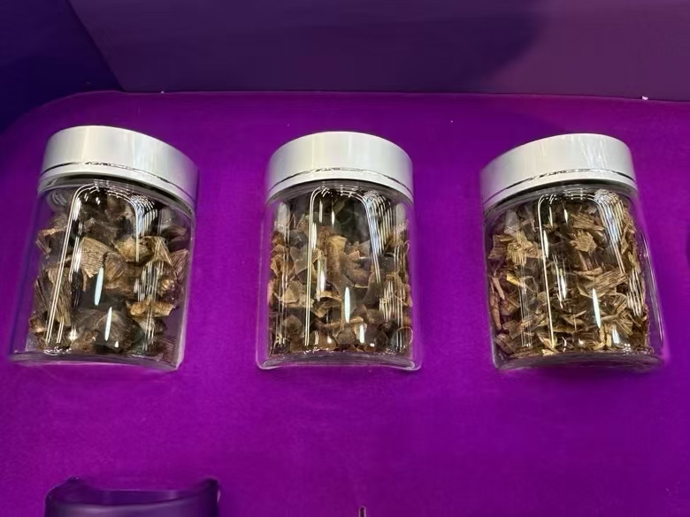 Agarwood sliced incense gift box set Application Scenario