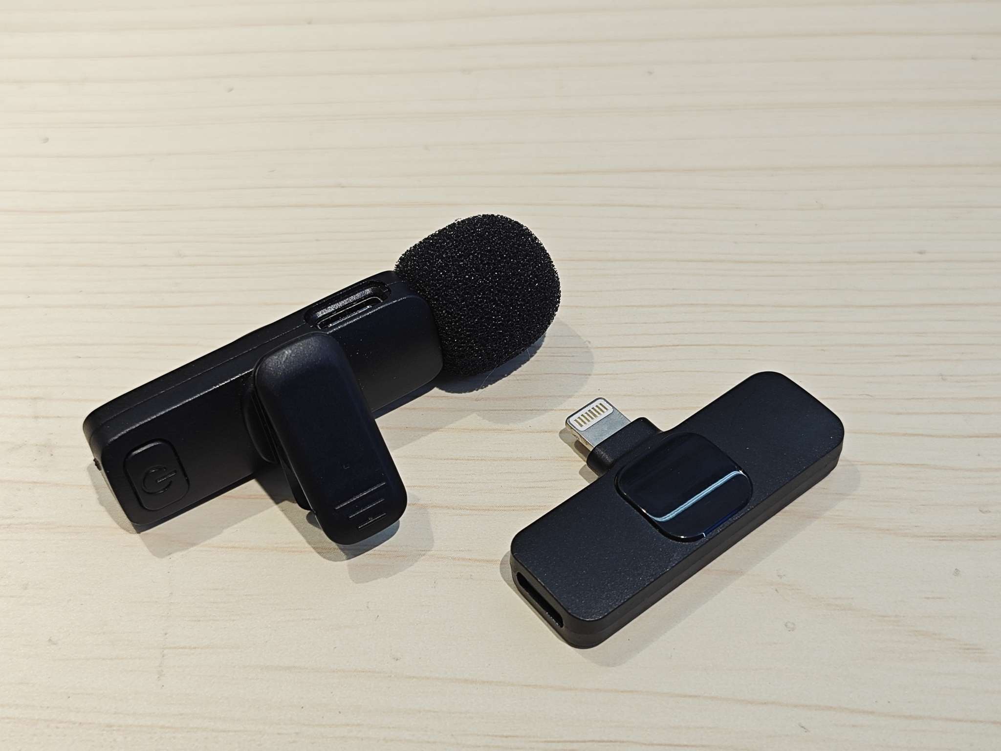 Aima Emma Aima Type-C Port Ios Port Apple Flash Charging Head Compatible With Multiple Models, Advanced Intelligent Noise Reduction, Stunning Sound Quality, Portable Live Streaming Microphone, Stylish Microphone, Wireless Lapel Microphone Application Scenario