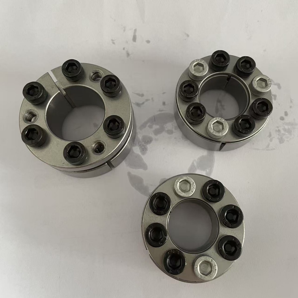 Wholesale of 45# steel Z1Z5 industrial transmission high-efficiency and high-torque expansion sleeves, expansion sleeves, keyless shaft sleeves Application Scenario