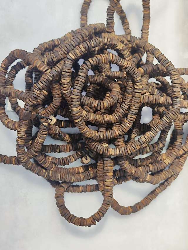 Hainan agarwood bracelet with square beads Item Picture