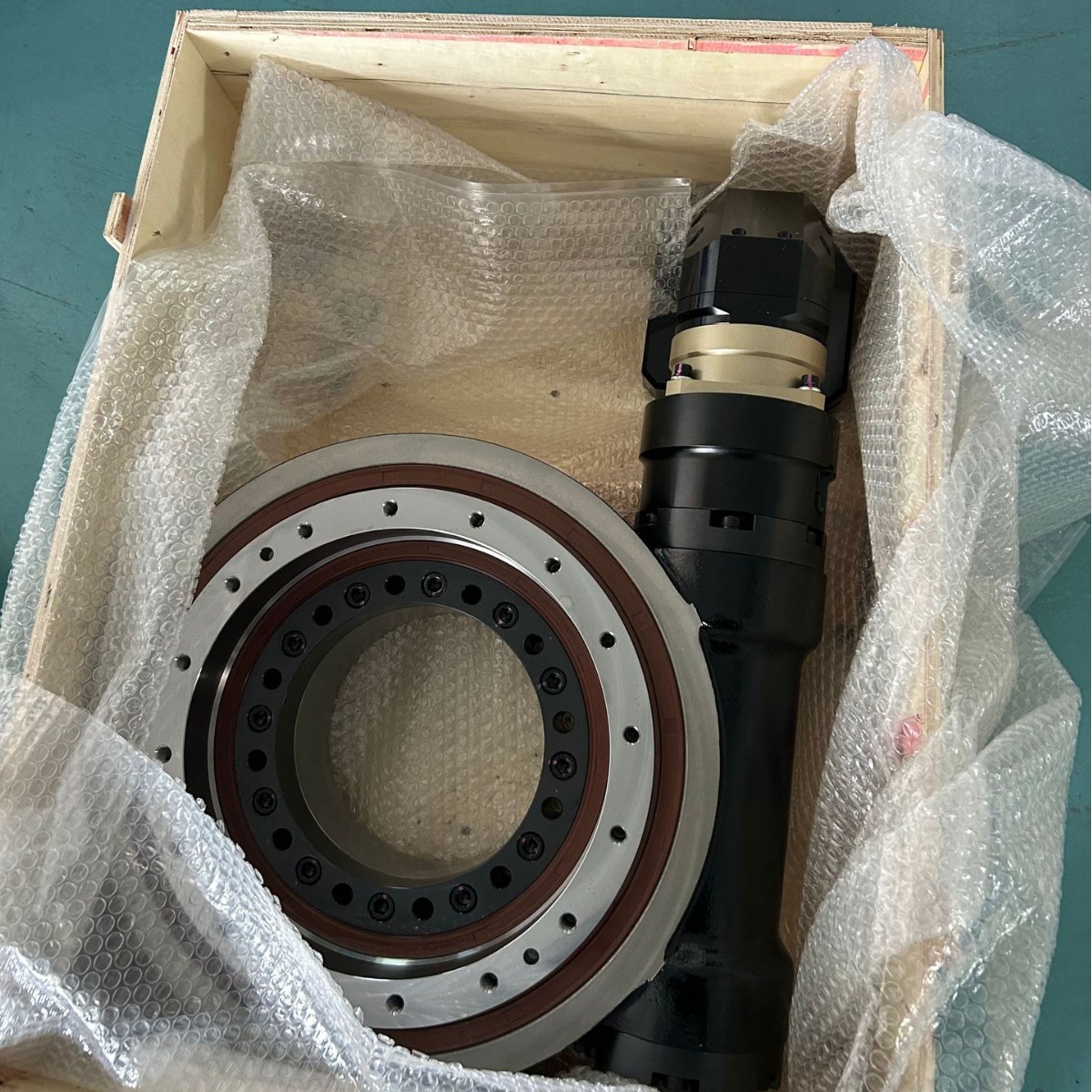 The precision circular positioning right-angle hollow rotary platform servo stepping commutator is directly connected to KTN60-5K details Picture