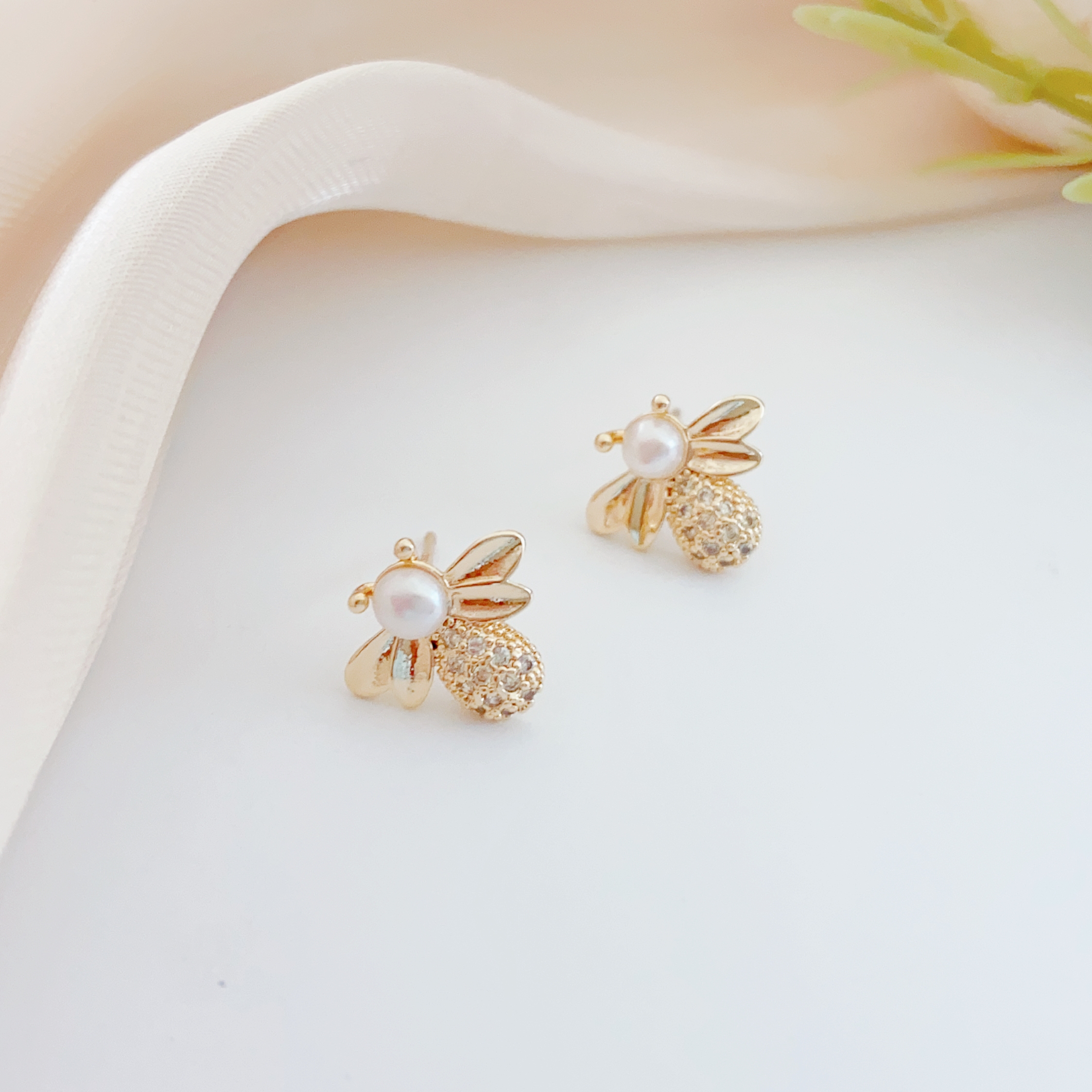 饰品/耳钉/耳饰/绿耳钉/3对耳钉白底实物图