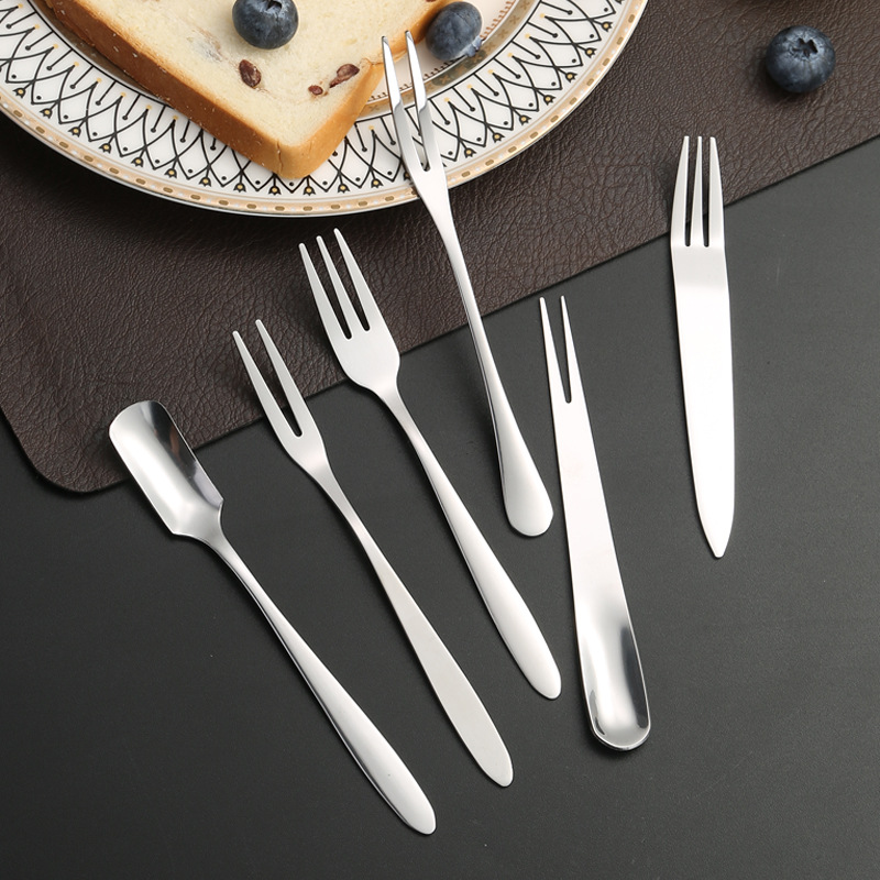 Stainless steel cake knife and fork set, cake spatula and fork set, Western-style dessert dual-purpose fork and spoon, mooncake knife and fork Application Scenario