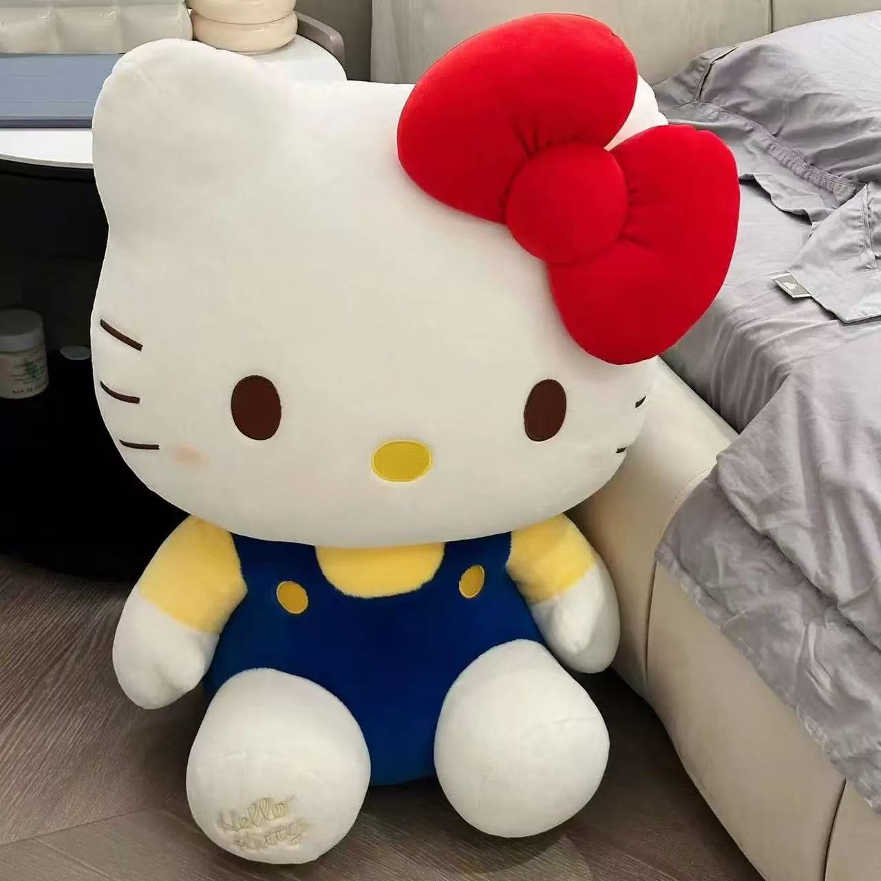 New cartoon kt cat plush toys, wholesale angel kitty dolls, birthday gifts, set up at night market stalls details Picture