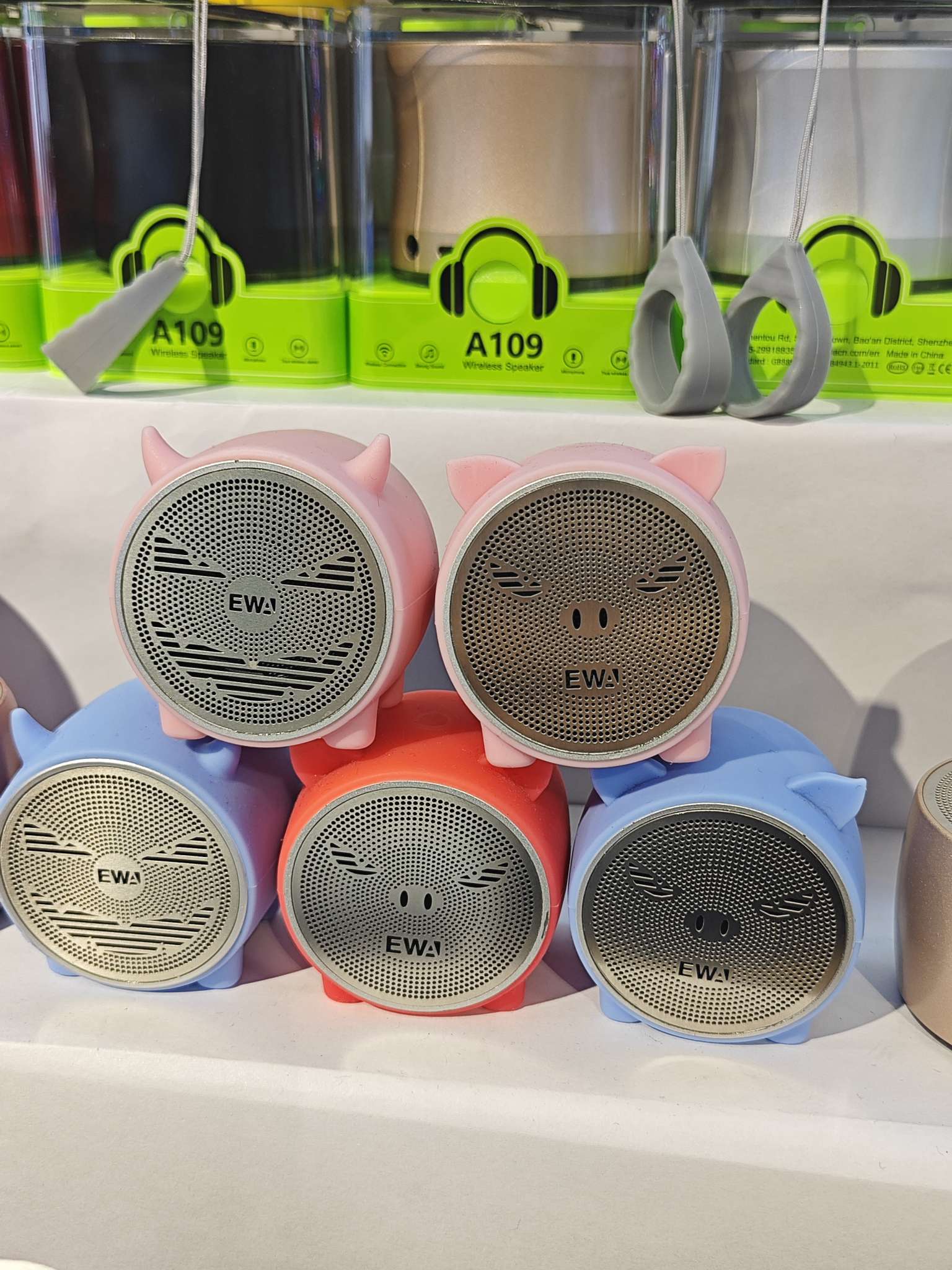 Aima Emma Aima Ewa/ Sound For Love Bluetooth Speaker Bestseller, Little Pig And Little Calf Silicone Case For Children, Babies And Early Childhood Education, Cute, High Appearance Level, Gift, Portable Outdoor Dopamine Bluetooth Speaker undefined