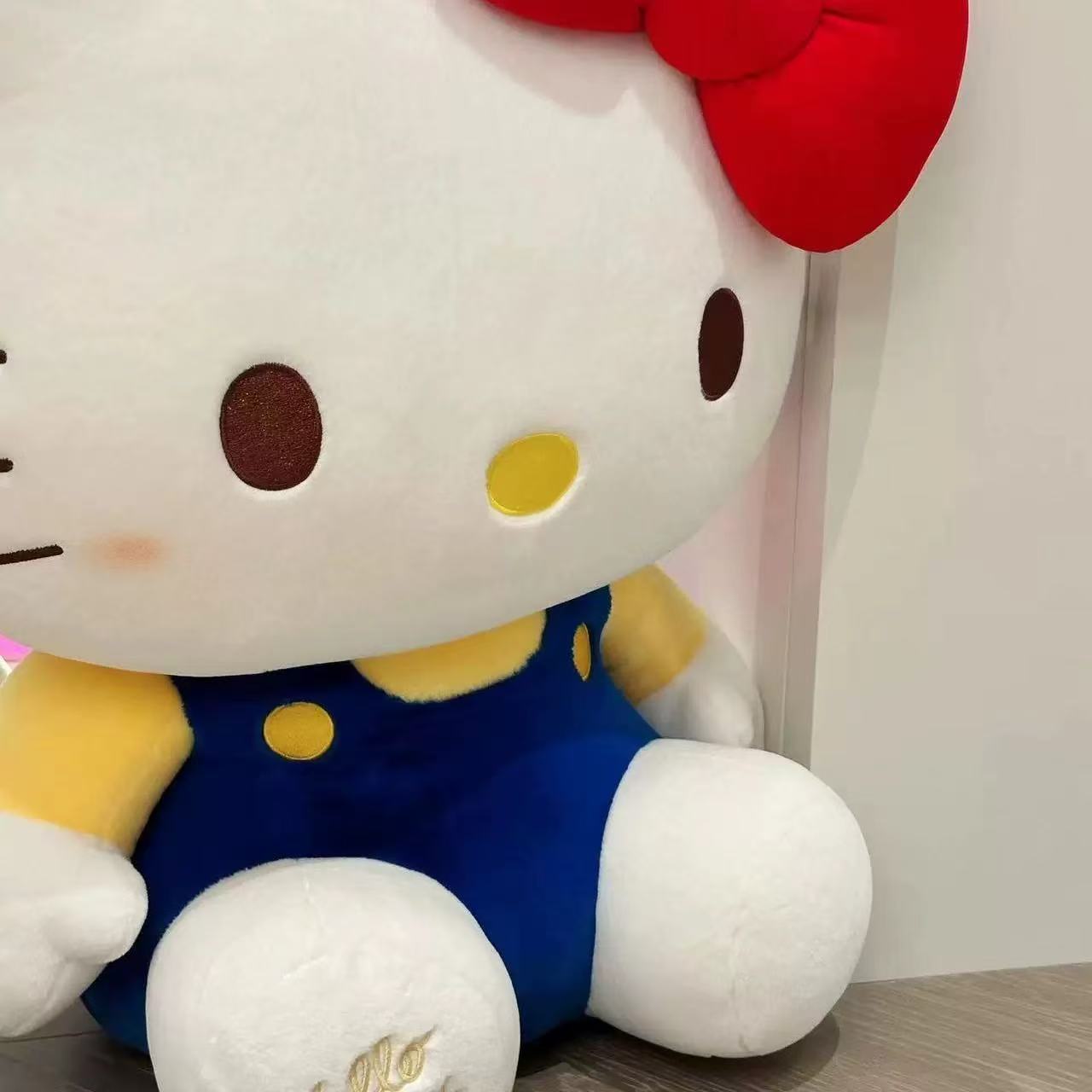New cartoon kt cat plush toys, wholesale angel kitty dolls, birthday gifts, set up at night market stalls Specification image