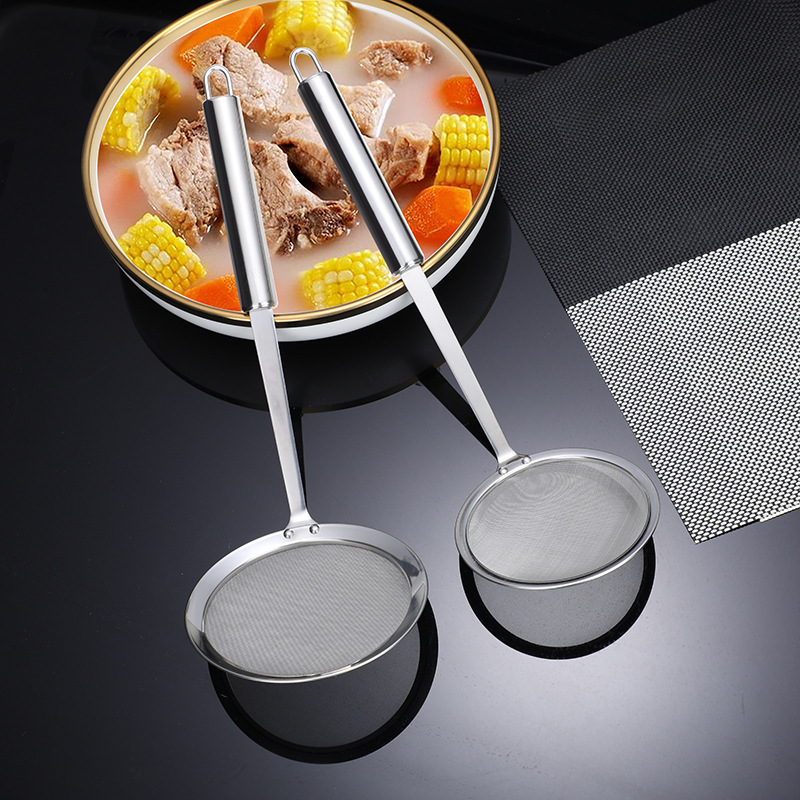 304 stainless steel skimming and foaming spoon, foaming and skimming hot pot strainer, a magic tool for separating residue and skimming, oil separator and oil filter net spoon full figure