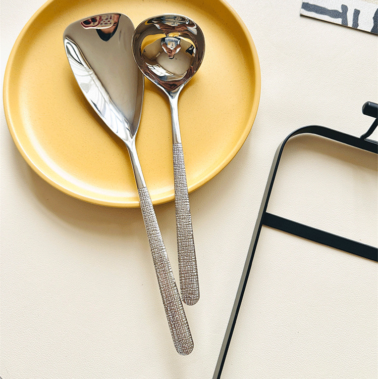 304 stainless steel hammer-patterned spoon, deepened hammer-patterned serving spoon, public spoon, household stir-frying spatula, restaurant kitchenware, hot pot spoon details Picture